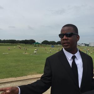 Meet your Posher, Carlos